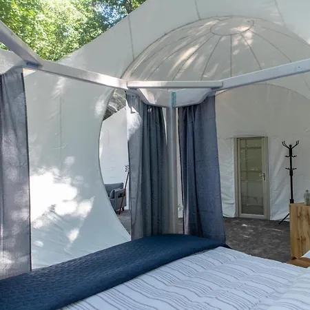 אוהל מפואר Nomad Glamping נושבאי