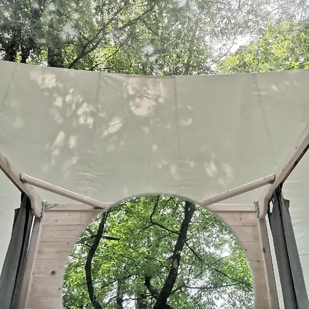 Nomad Glamping *